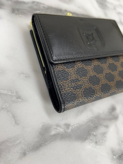 CELINE Macadam Blason Clasp Bifold wallet Brown Vintage Old Celine e72fbj