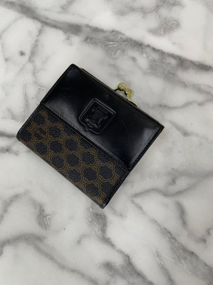 CELINE Macadam Blason Clasp Bifold wallet Brown Vintage Old Celine e72fbj