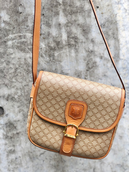CELINE Macadam Blason Front Buckle Shoulder bag Beige Vintage Old CELINE 2kzdab