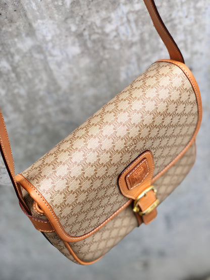 CELINE Macadam Blason Front Buckle Shoulder bag Beige Vintage Old CELINE 2kzdab