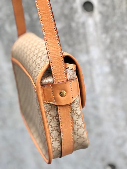 CELINE Macadam Blason Front Buckle Shoulder bag Beige Vintage Old CELINE 2kzdab