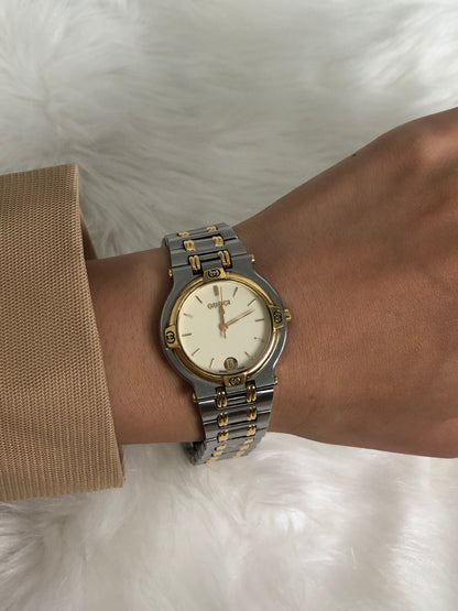 GUCCI Logo Watch Silver×Gold 9000M Vintage vzg4zk