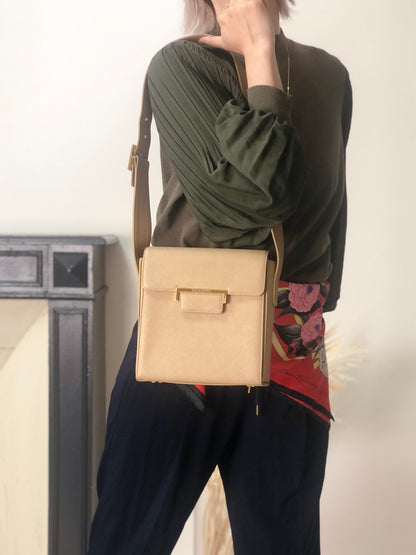 Yves Saint Laurent Logo Shoulder bag Beige Vintage djy2f2