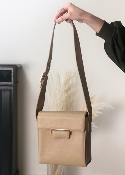 Yves Saint Laurent Logo Shoulder bag Beige Vintage djy2f2