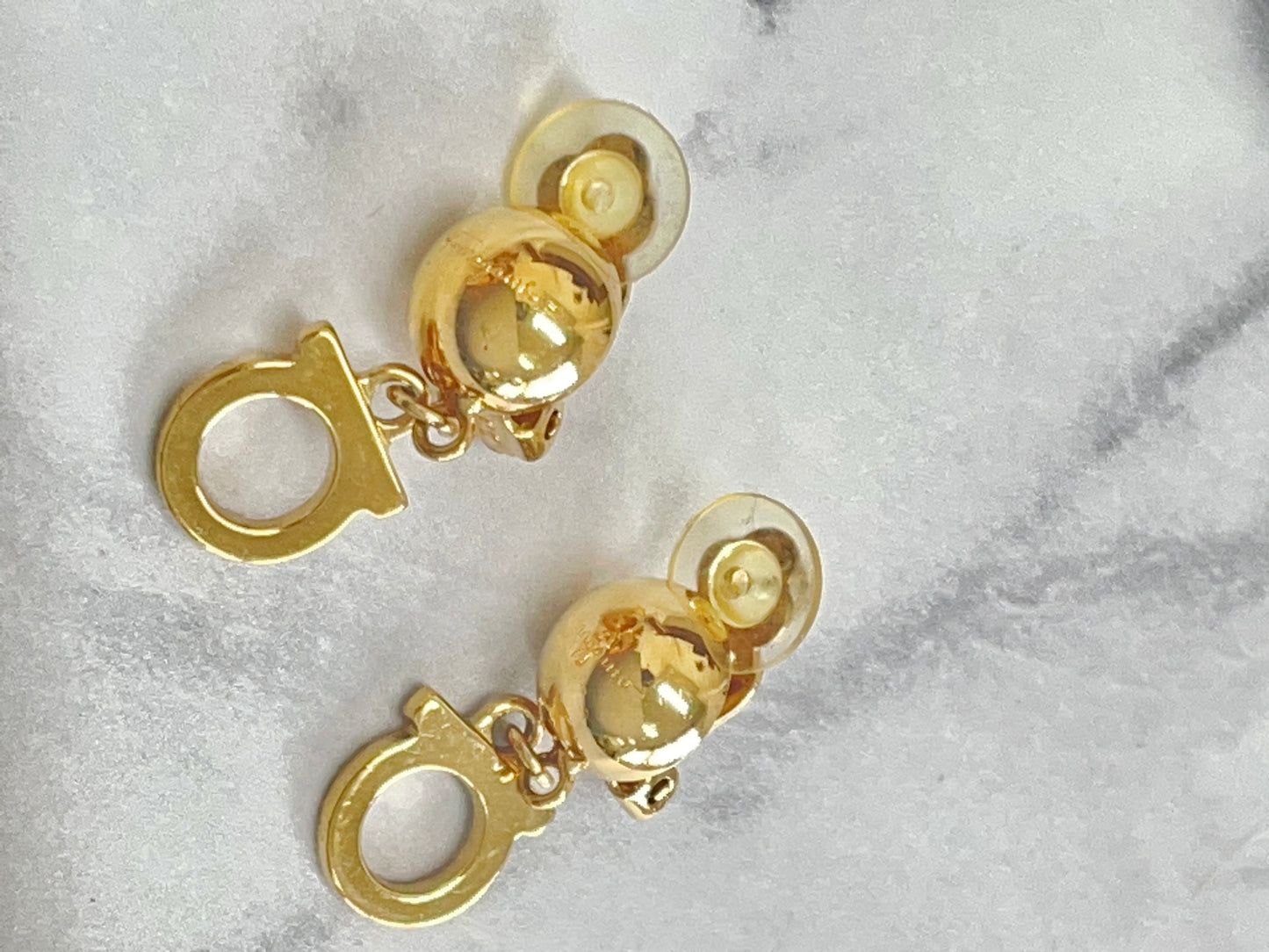 Salvatore Ferragamo Gancini Earrings Gold Vintage Old btjx7y