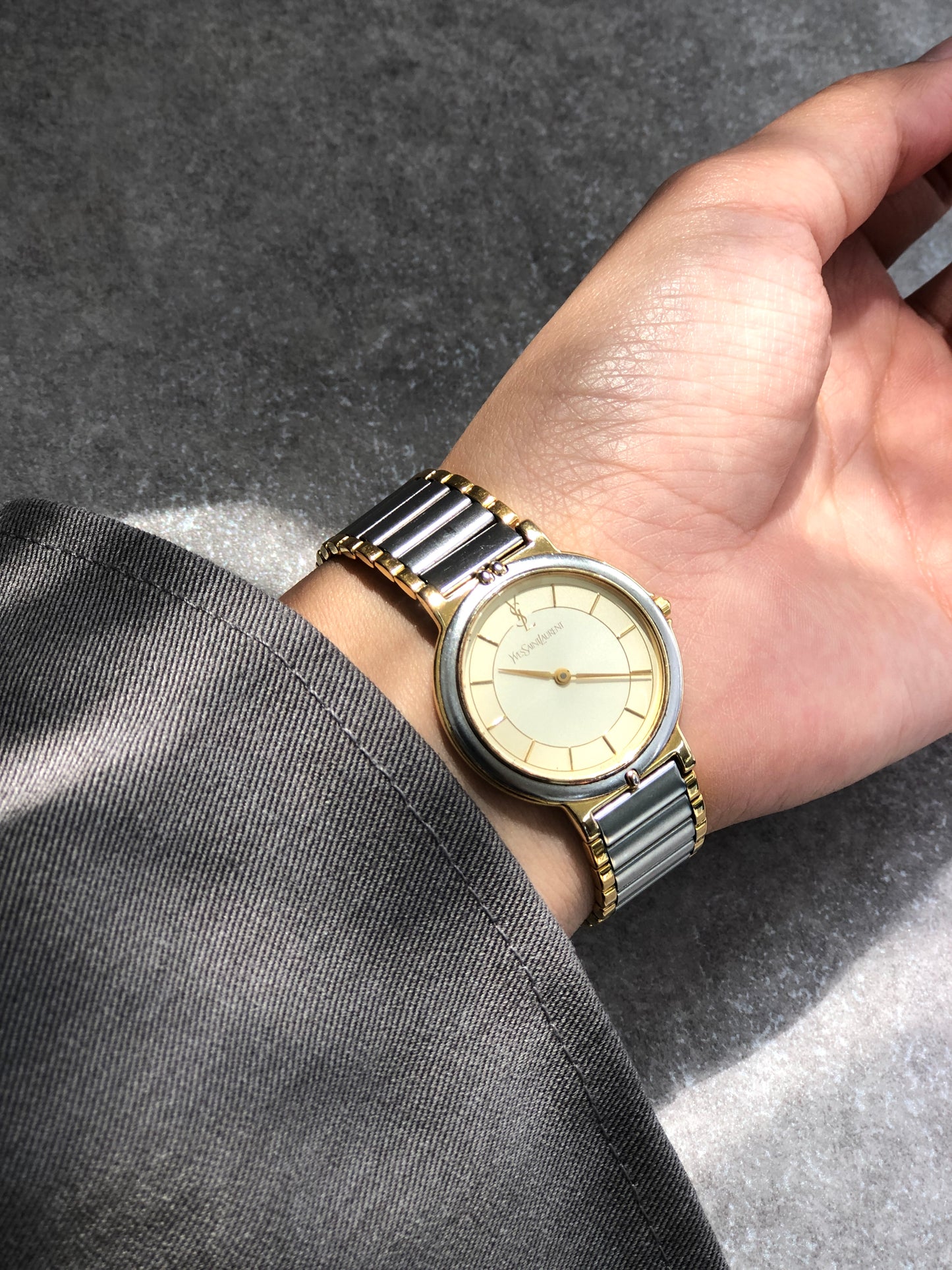 Yves Saint Laurent Quartz Watch Silver 4620-62267Y Vintage aje2i6