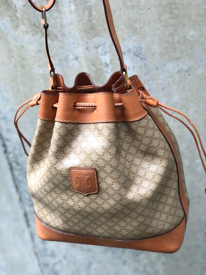 CELINE Macadam Blason Drawstring Bucket Shoulder bag Beige Vintage Old CELINE c5r8u7