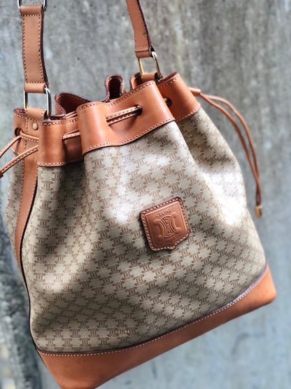 CELINE Macadam Blason Drawstring Bucket Shoulder bag Beige Vintage Old CELINE c5r8u7