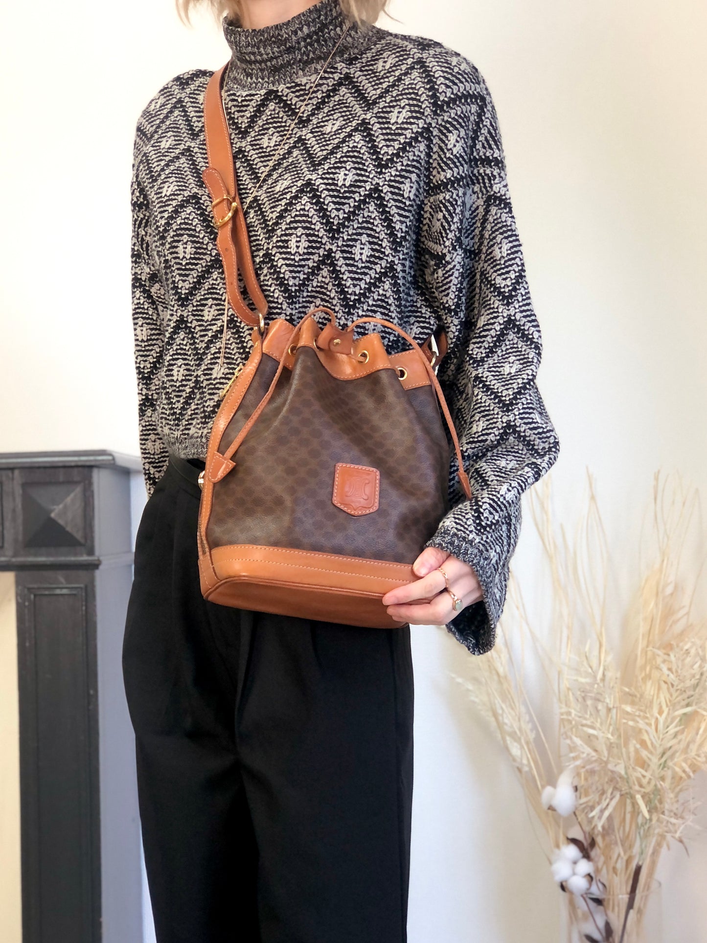 CELINE Macadam Blason Drawstring Shoulder bag Brown Vintage y4ma84