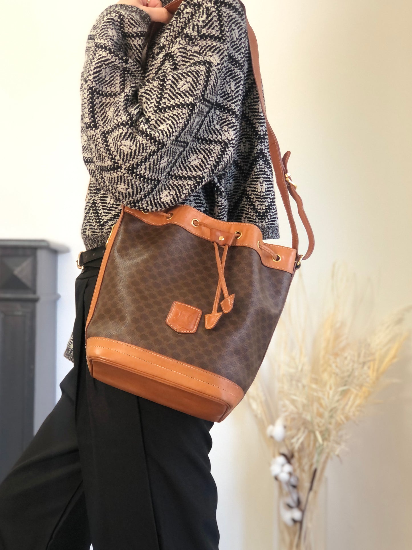 CELINE Macadam Blason Drawstring Shoulder bag Brown Vintage y4ma84