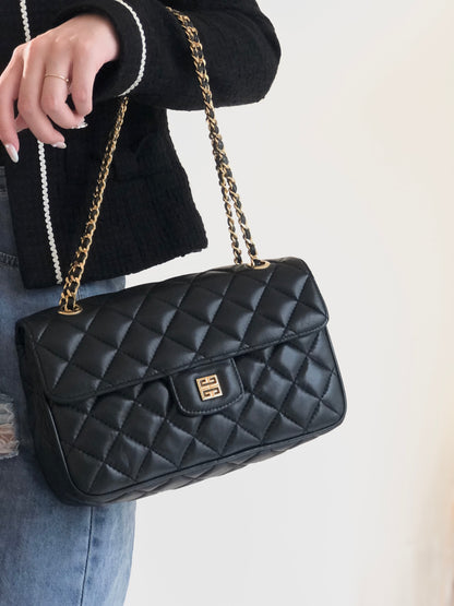 GIVENCHY Logo Quilted Leather Chain Shoulder bag Black Vintage Old 3jspgv