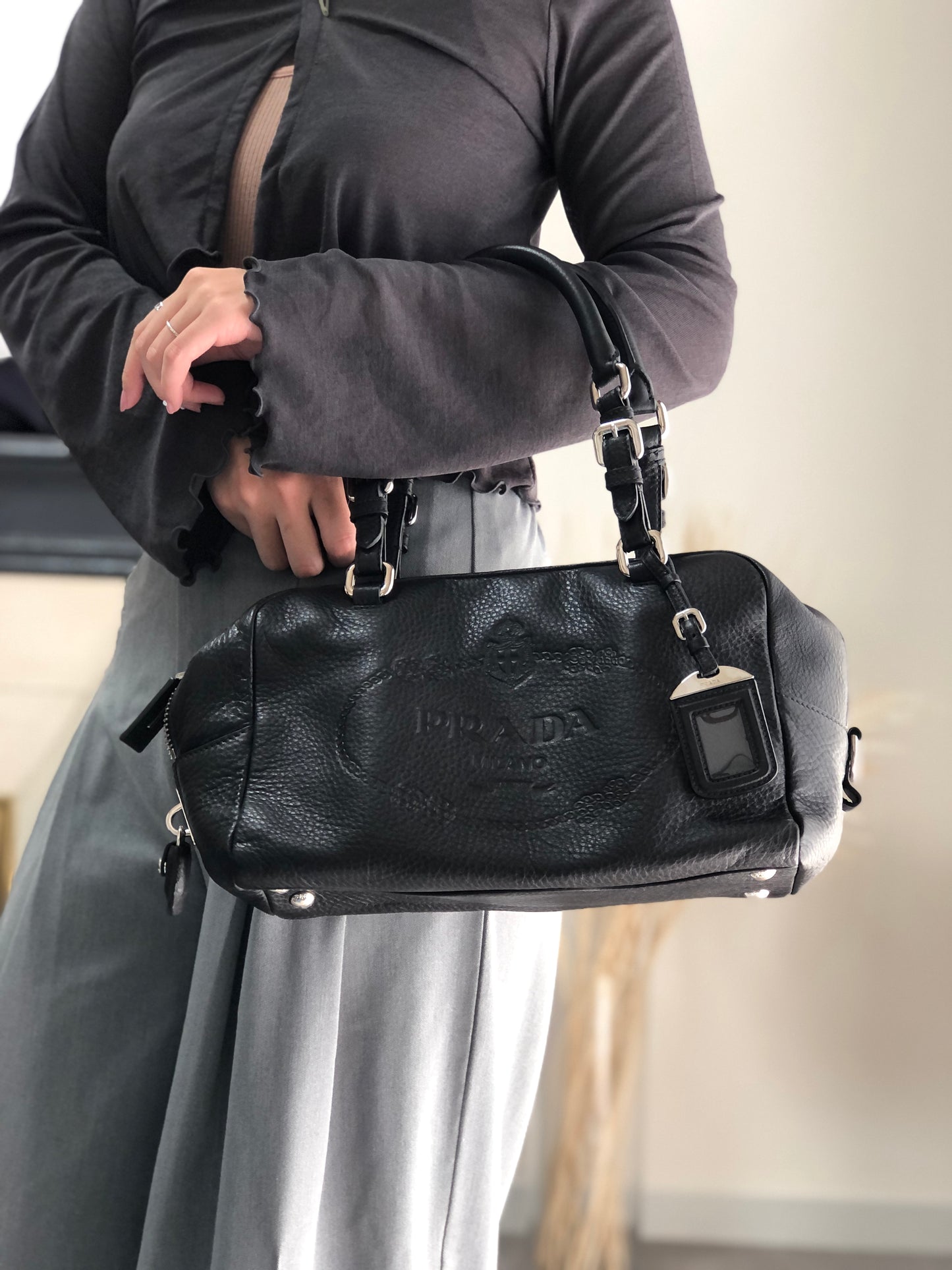 PRADA 標誌壓花小號波士頓包手提包黑色復古 sdau3h