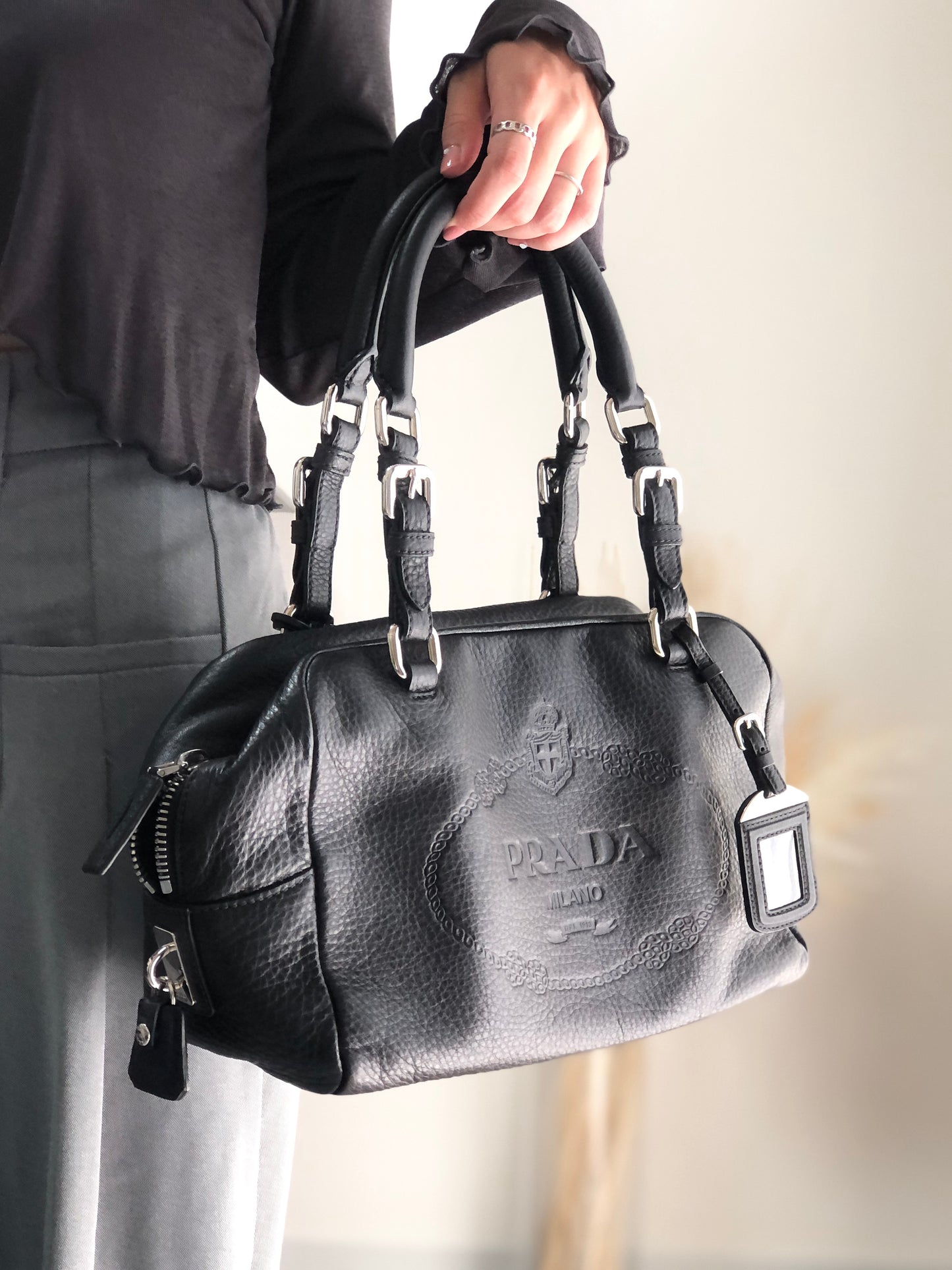 PRADA 標誌壓花小號波士頓包手提包黑色復古 sdau3h