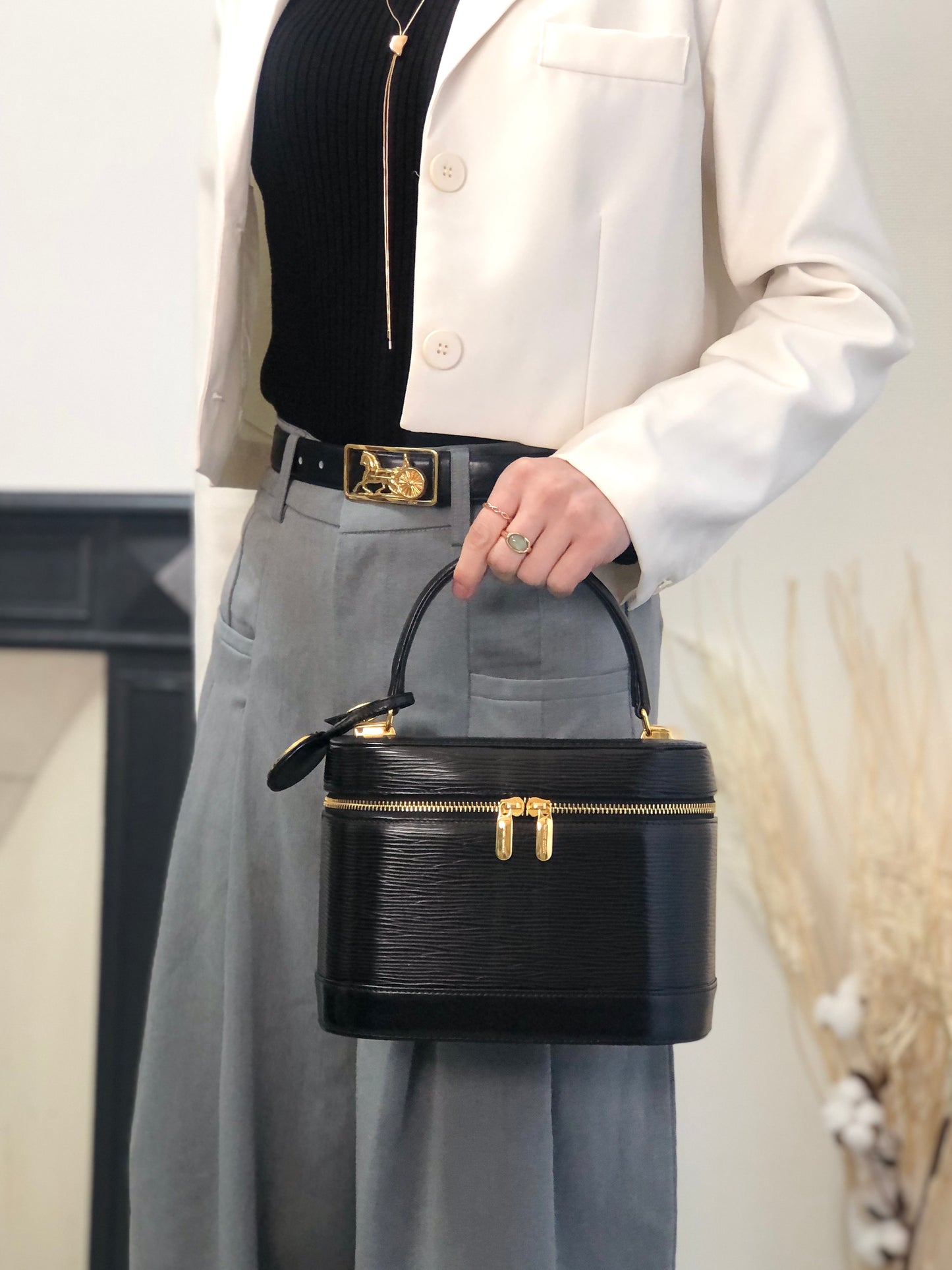 VALENTINO GARAVANI Logo Charm Two-way Handbag Shoulder bag Black Vintage 58zrvp