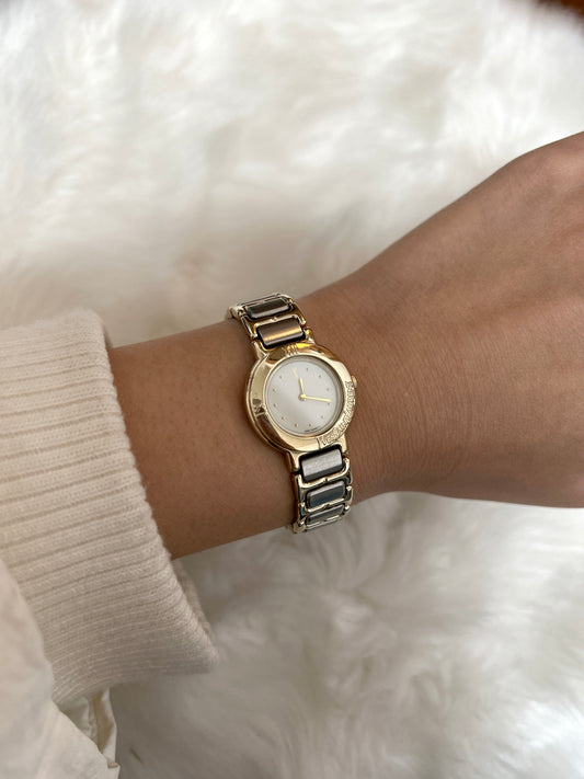 Yves Saint Laurent YSL Logo Quartz Watch Gold 2200-229789 Y Vintage kyi7bd