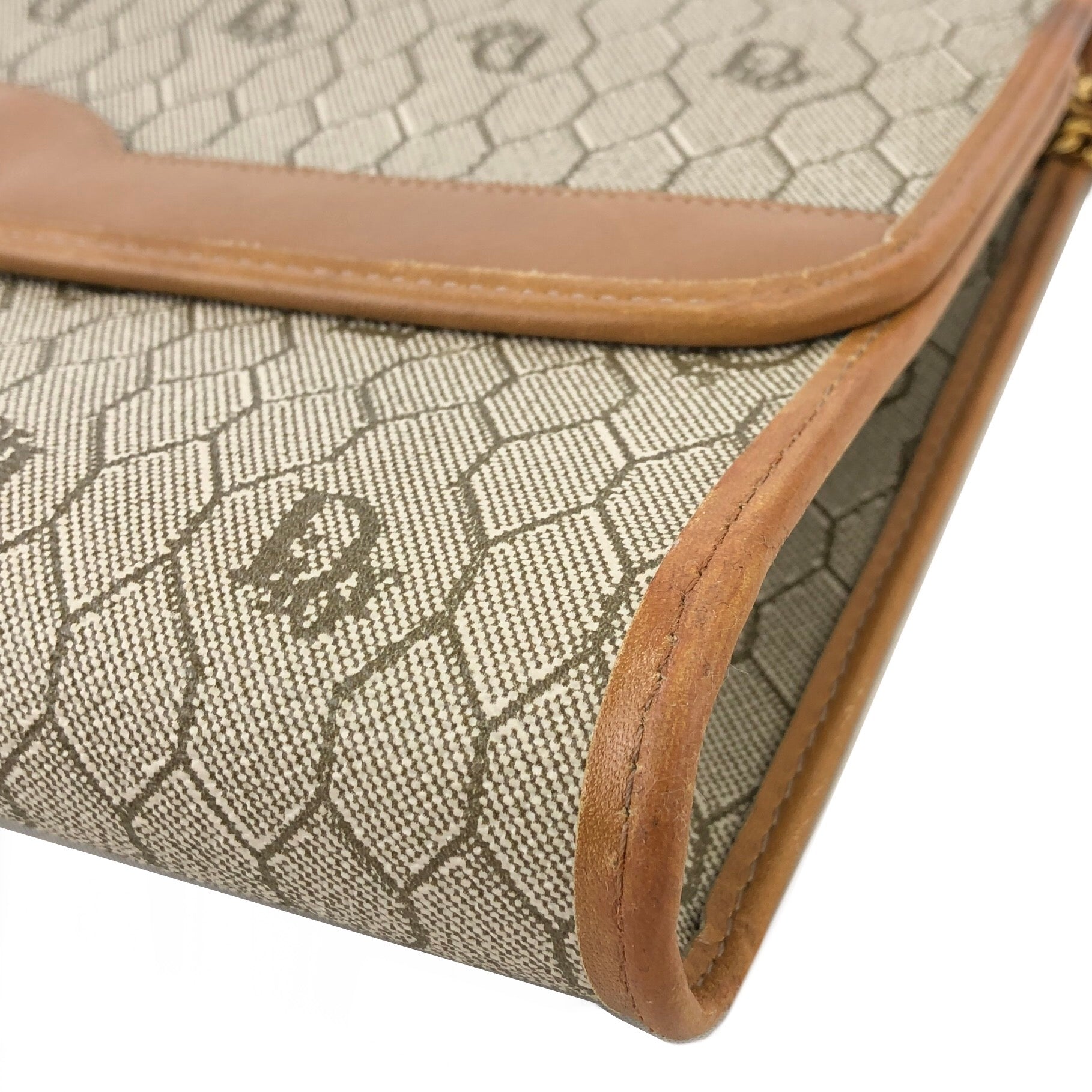 Christian Dior Logo Honeycomb Pattern Chain Crossbody Shoulderbag Beig –  VintageShop solo