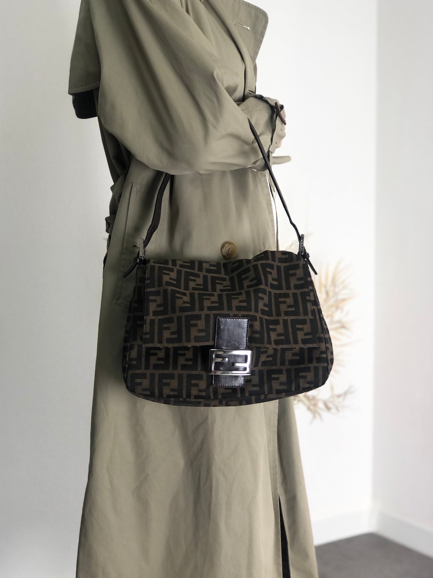 FENDI Zucca Logo Shoulder bag Brown Vintage df4sym