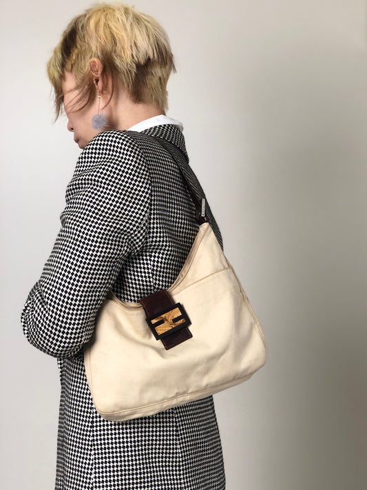 FENDI Mamma Baguette Logo Shoulder bag Hobobag Beige Vintage c6ztd5