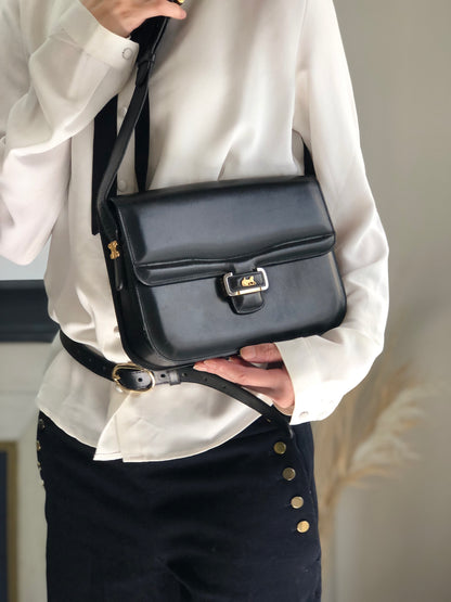 CELINE Triomphe Horse Carriage Shoulder bag Black Vintage pw788h