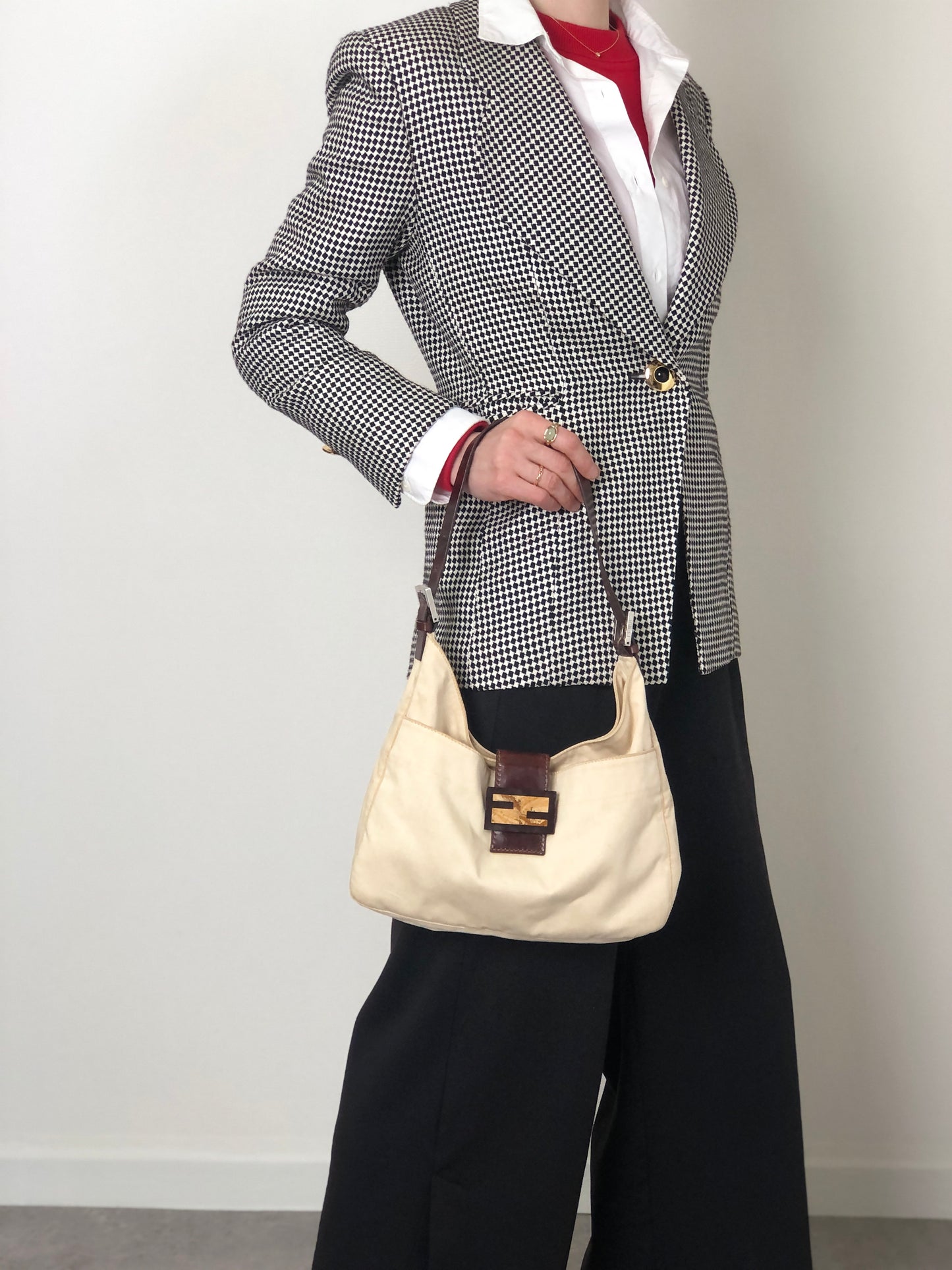 FENDI Mamma Baguette Logo Shoulder bag Hobobag Beige Vintage c6ztd5