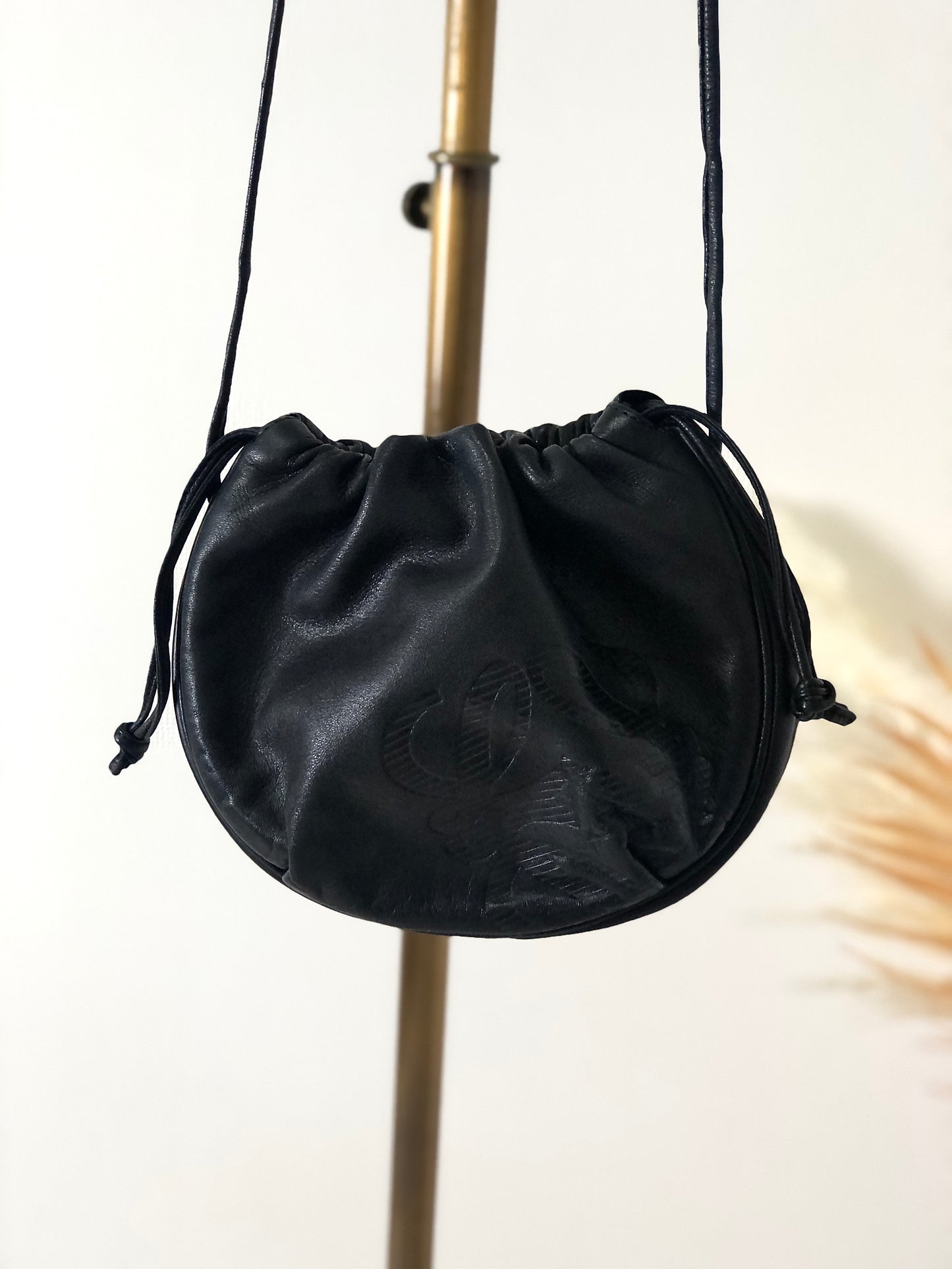 LOEWE Anagram Leather Drawstring Small Shoulder bag Black Vintage z8wxmx