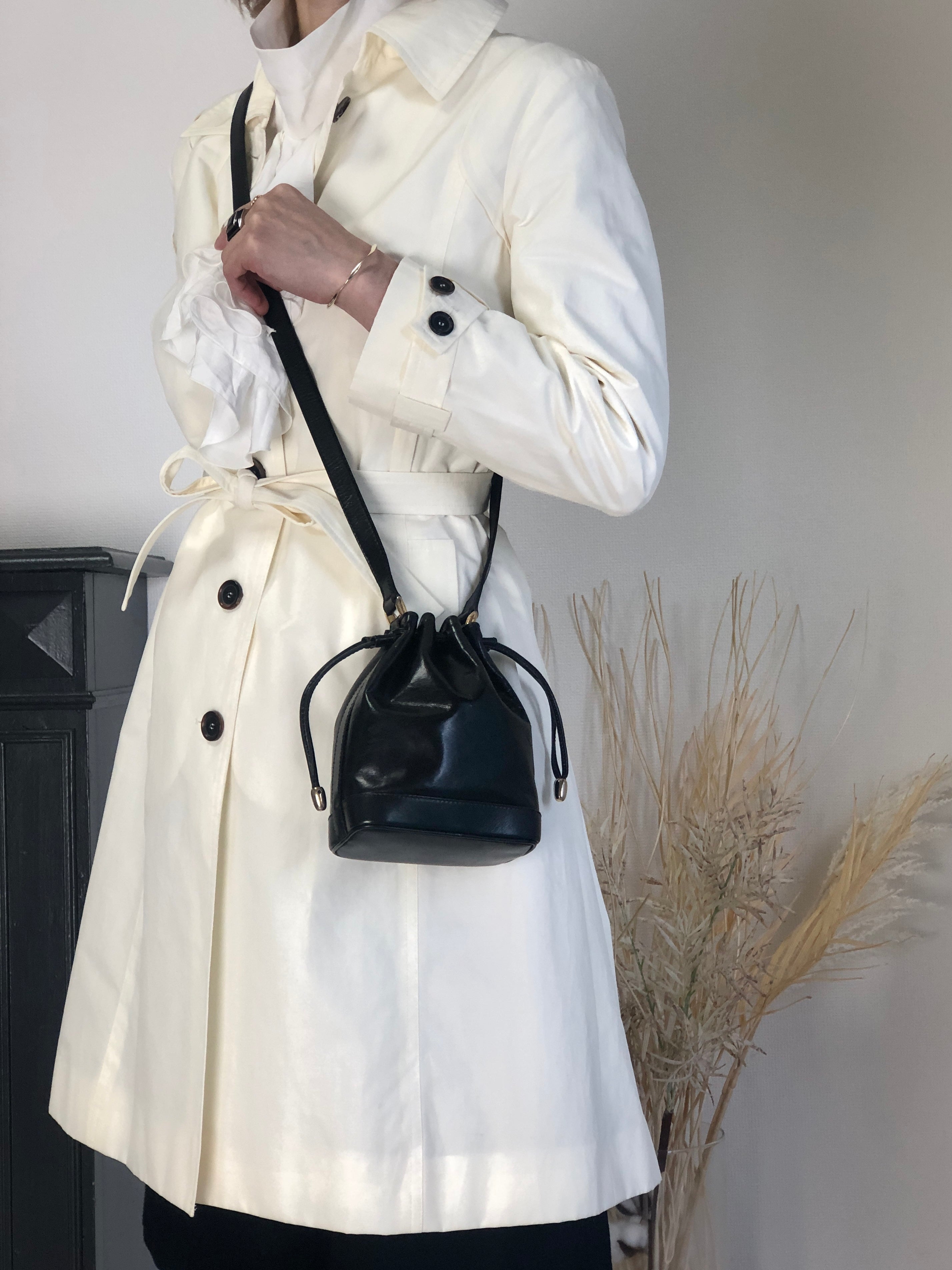 CELINE Drawstring Shoulder bag Black Vintage bp8mps – VintageShop solo