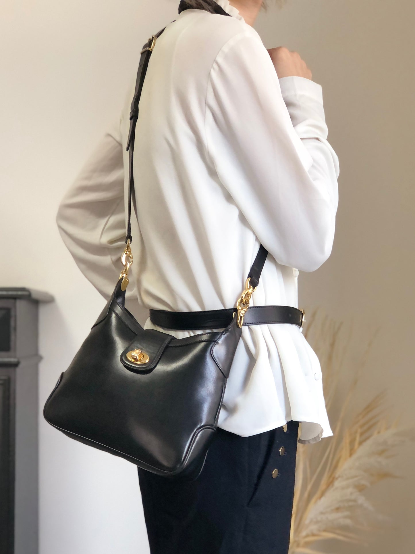 CELINE Blason Turn Lock Shoulder bag Black Vintage rpzpkc