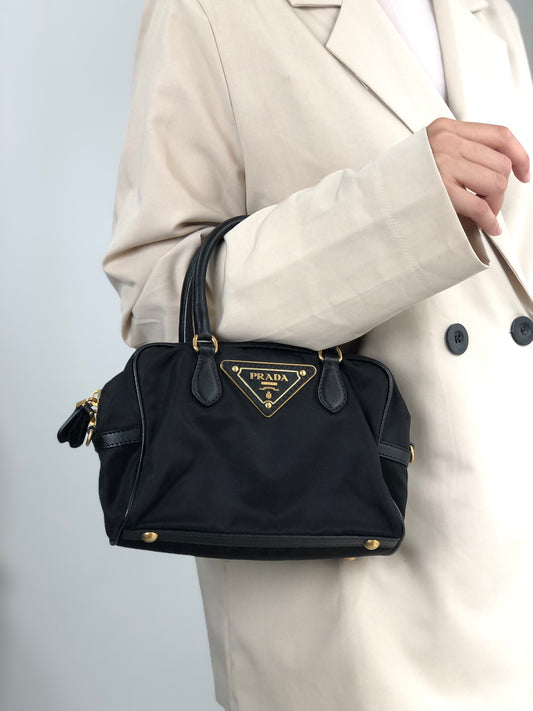 PRADA Triangle Logo Two-way Small Boston bag Shoulder bag Black Vintage 8z5ju7