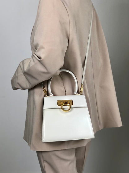 Salvatore Ferragamo Gancini Two-way Handbag Shoulder bag White Vintage wi32m8