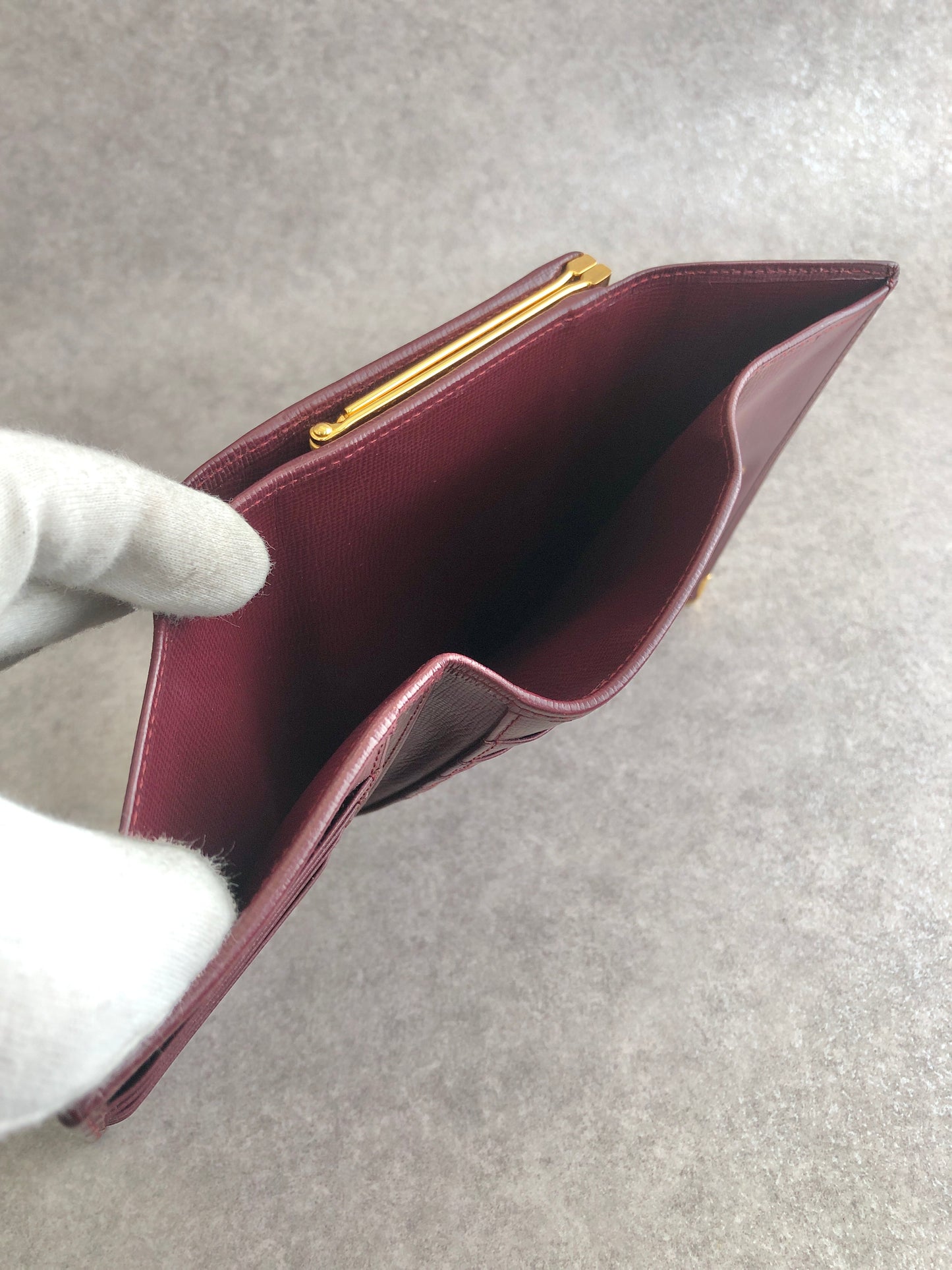 Cartier Logo Embossed Folded Wallet Bordeaux Vintage g2uux3