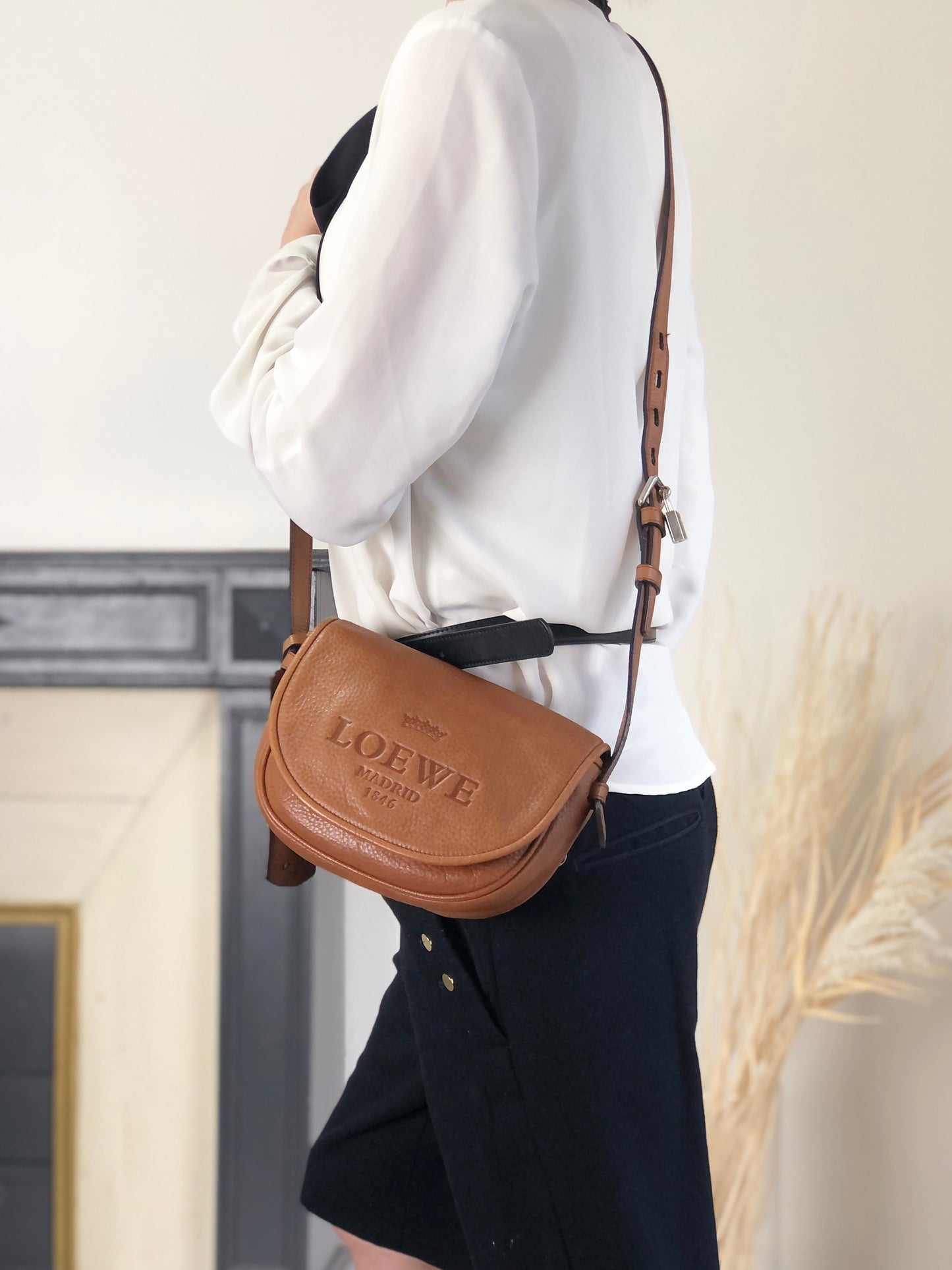 LOEWE Logo Embossed Crossbody Shoulder bag Brown Vintage w2swk6