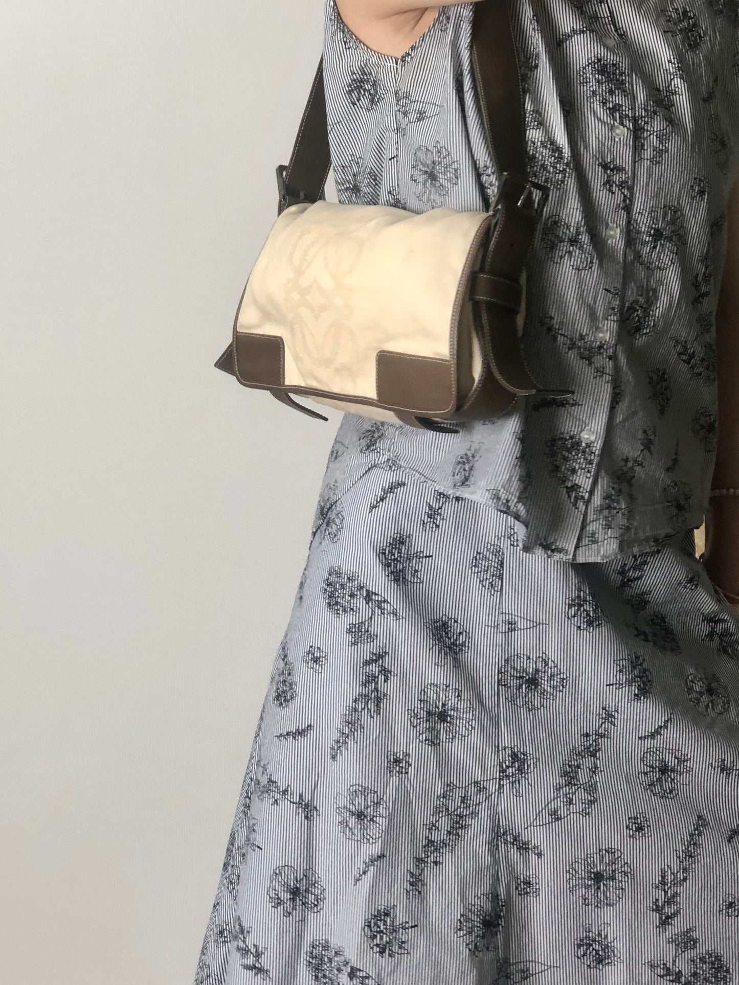 LOEWE Anagram Shoulder bag Beige Vintage u8w446