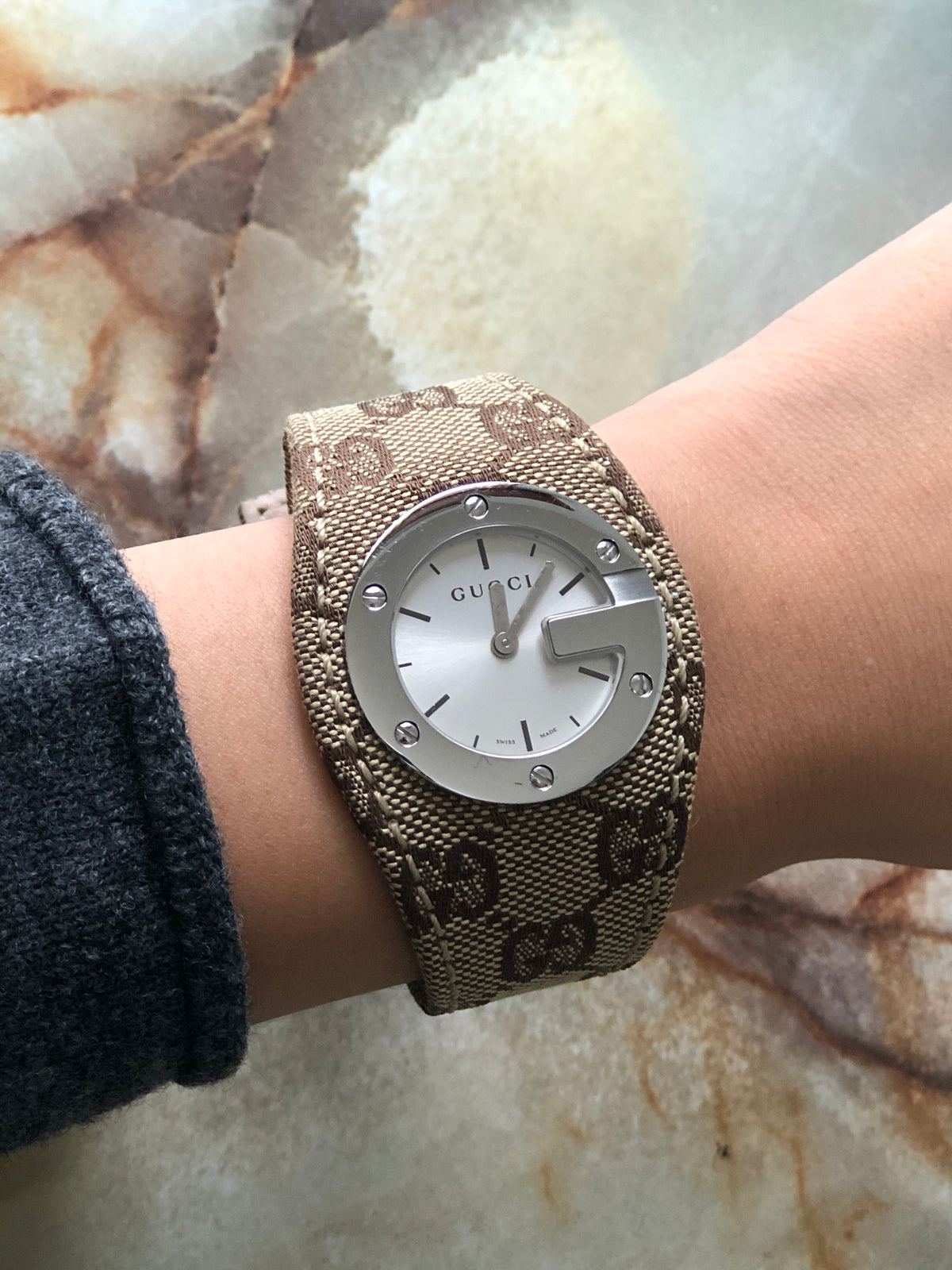 GUCCI GG Canvas Logo Quartz Watch Brown Vintage nehfxw