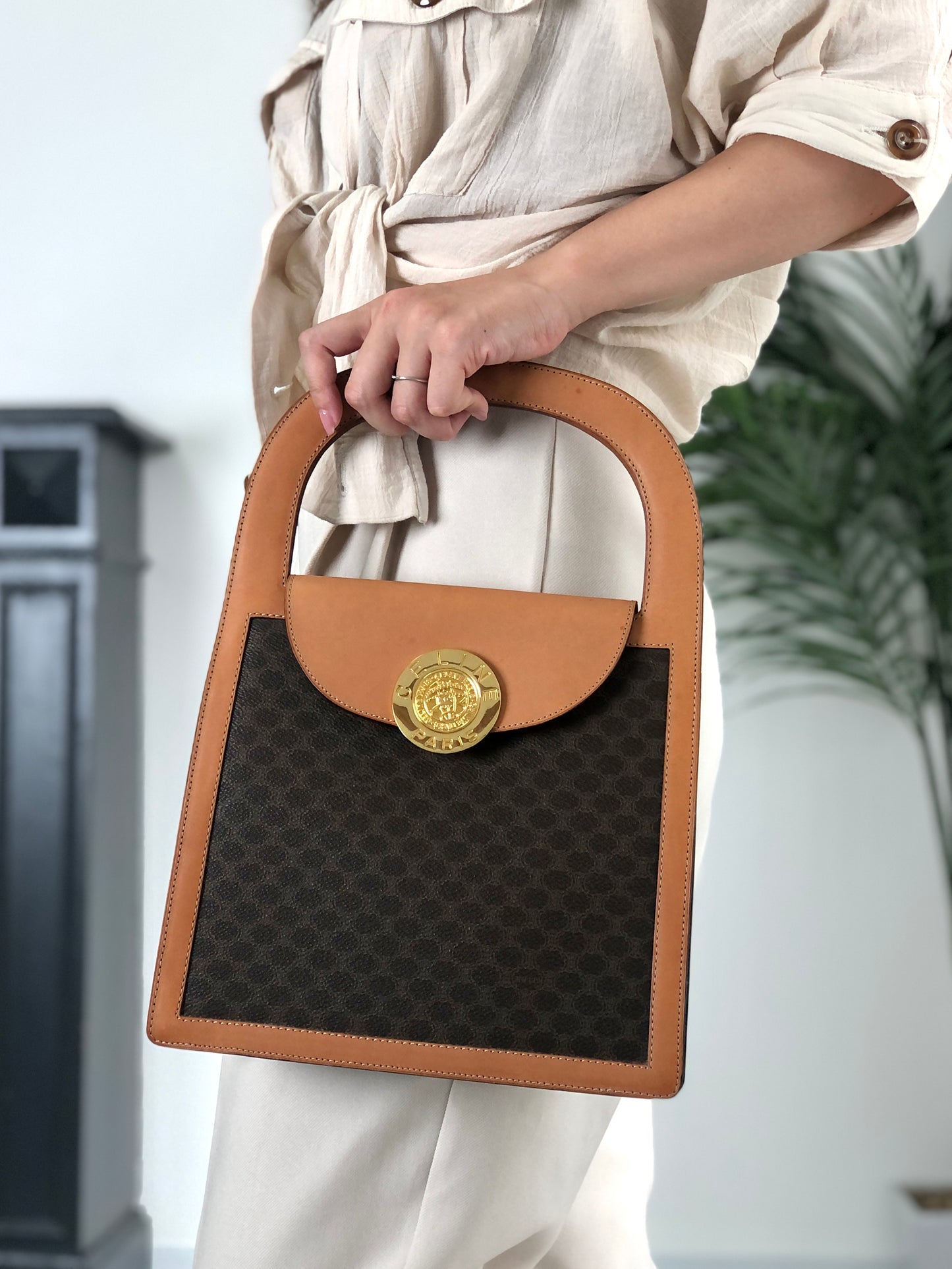 CELINE Macadam Medal Motif Handbag Brown Vintage gkav3f
