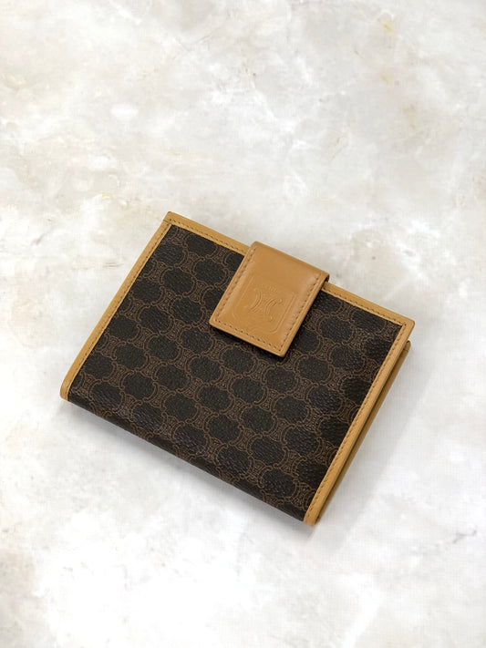 CELINE Blason Folded Wallet Brown Vintage hwtzph