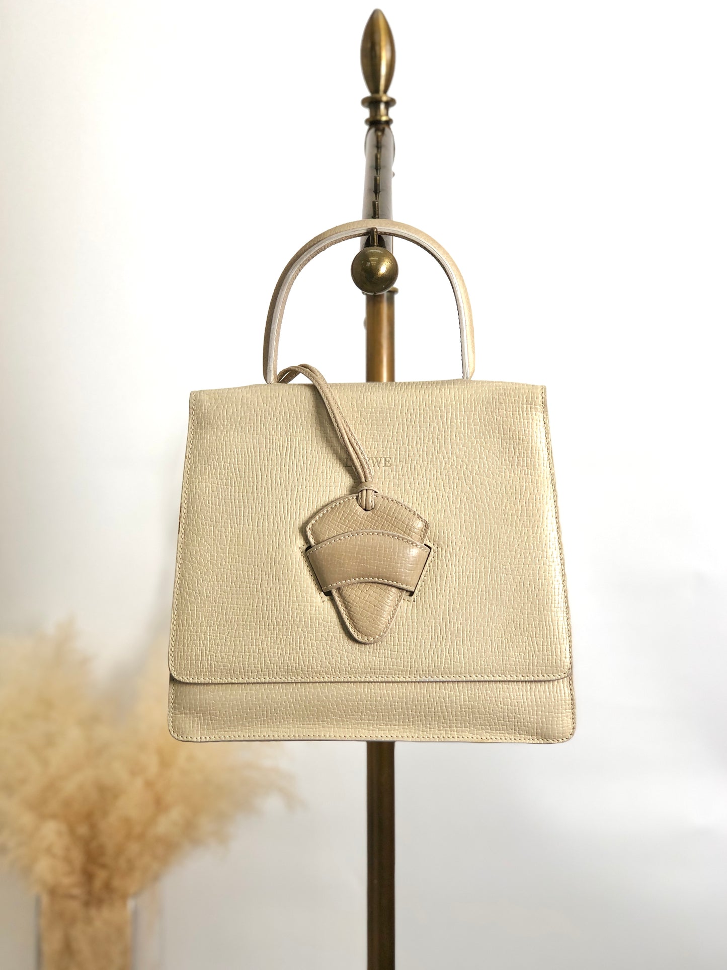 LOEWE Barcelona Bi-color  Embossed Leather Handbag Beige Vintage esxncn