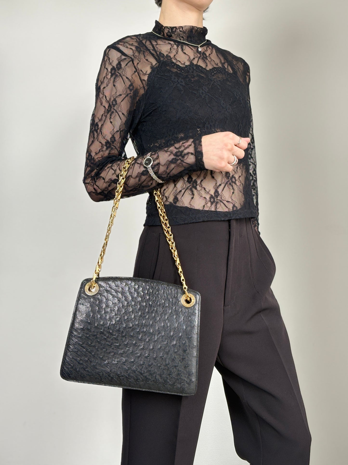 CELINE Circle Logo Chain Shoulder bag Black Vintage uyxx4c