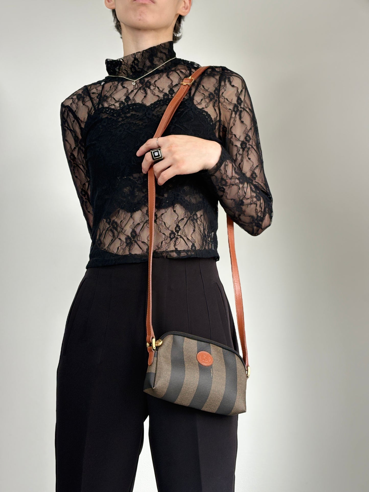 FENDI Pecan Shoulder bag Brown Vintage zkc5v7