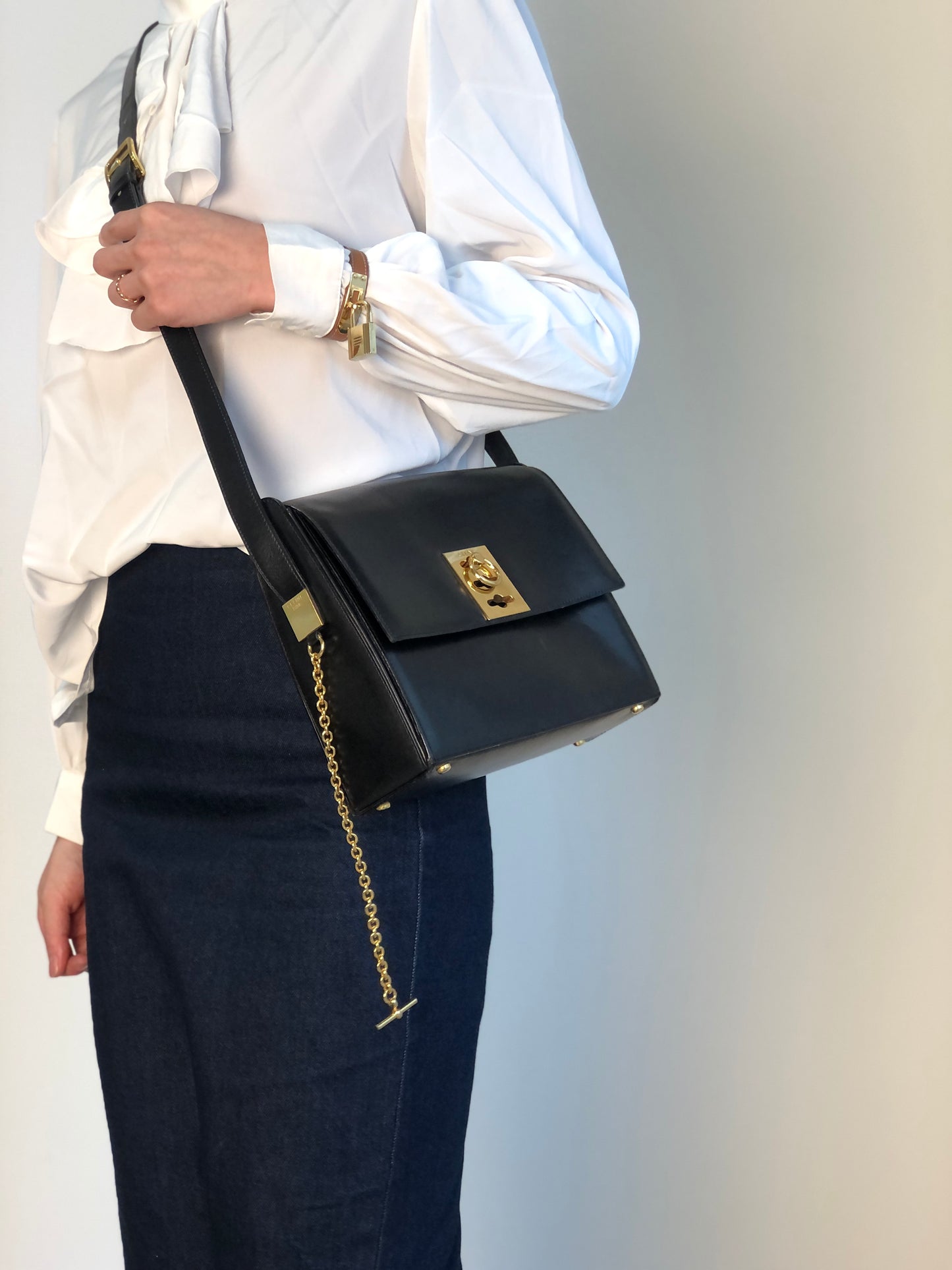 CELINE Gancini Shoulder bag Black Vintage mv6k7d