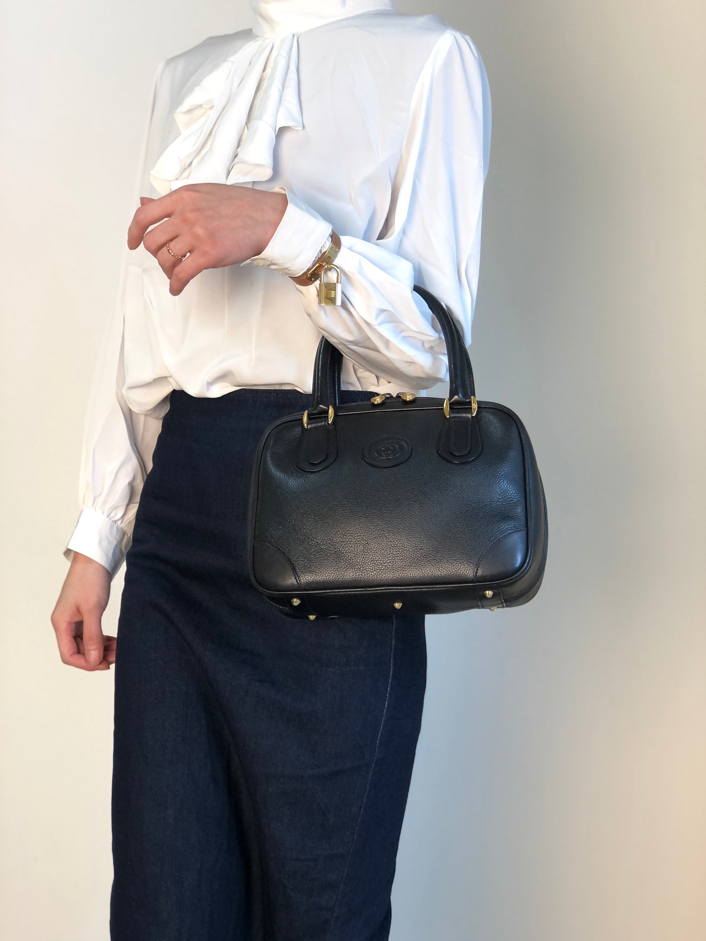 GUCCI Logo Embossed Handbag Black Vintage anpyxi