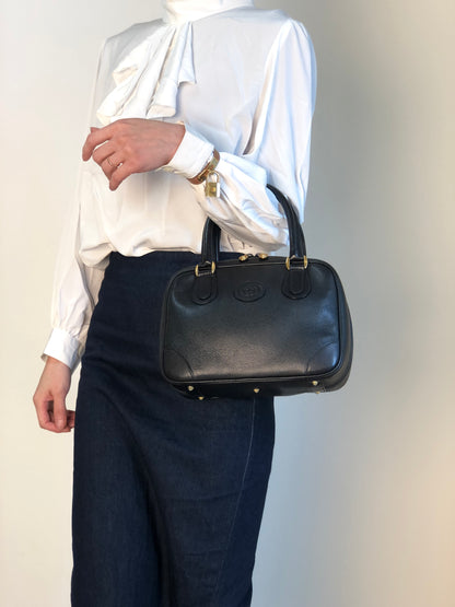 GUCCI Logo Embossed Handbag Black Vintage anpyxi