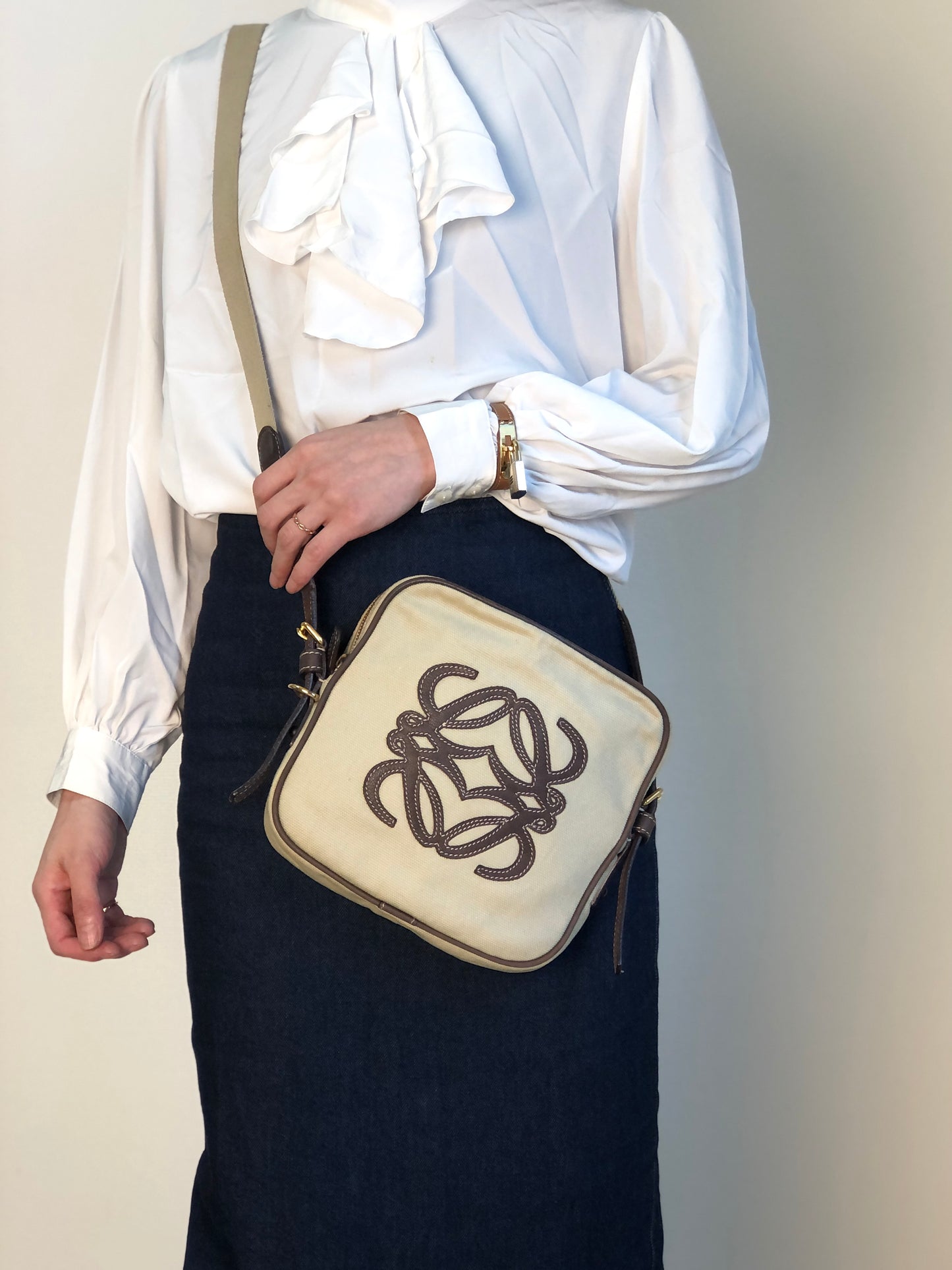 LOEWE Anagram Shoulder bag Beige Vintage skbtbz