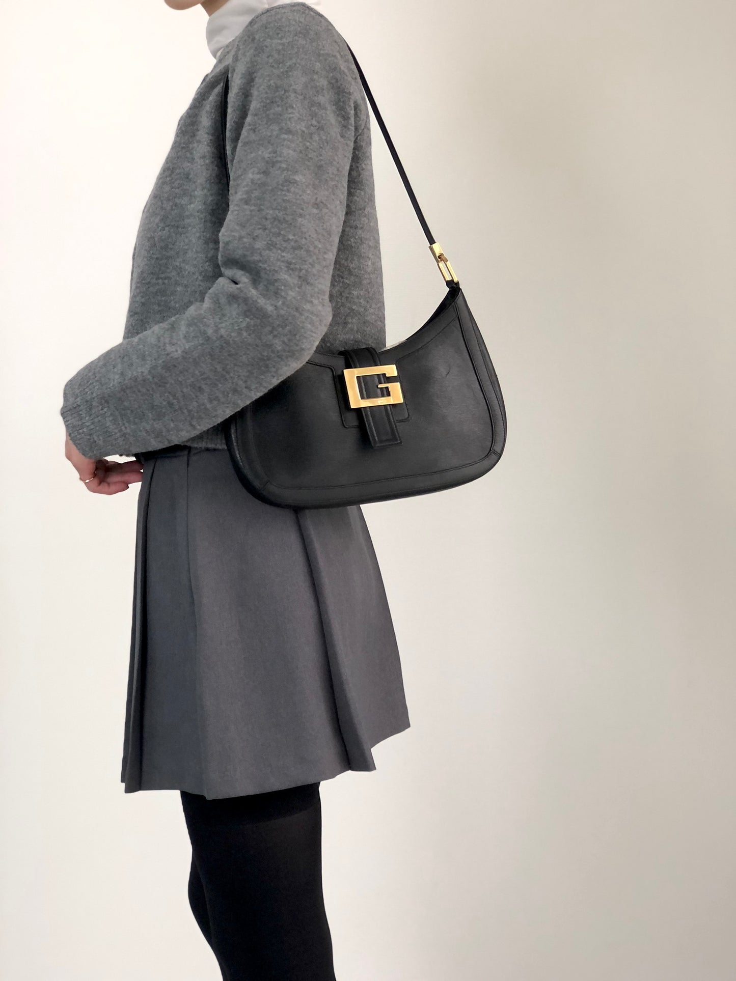 GUCCI G Motif Shoulder bag Black Vintage 3z62yh