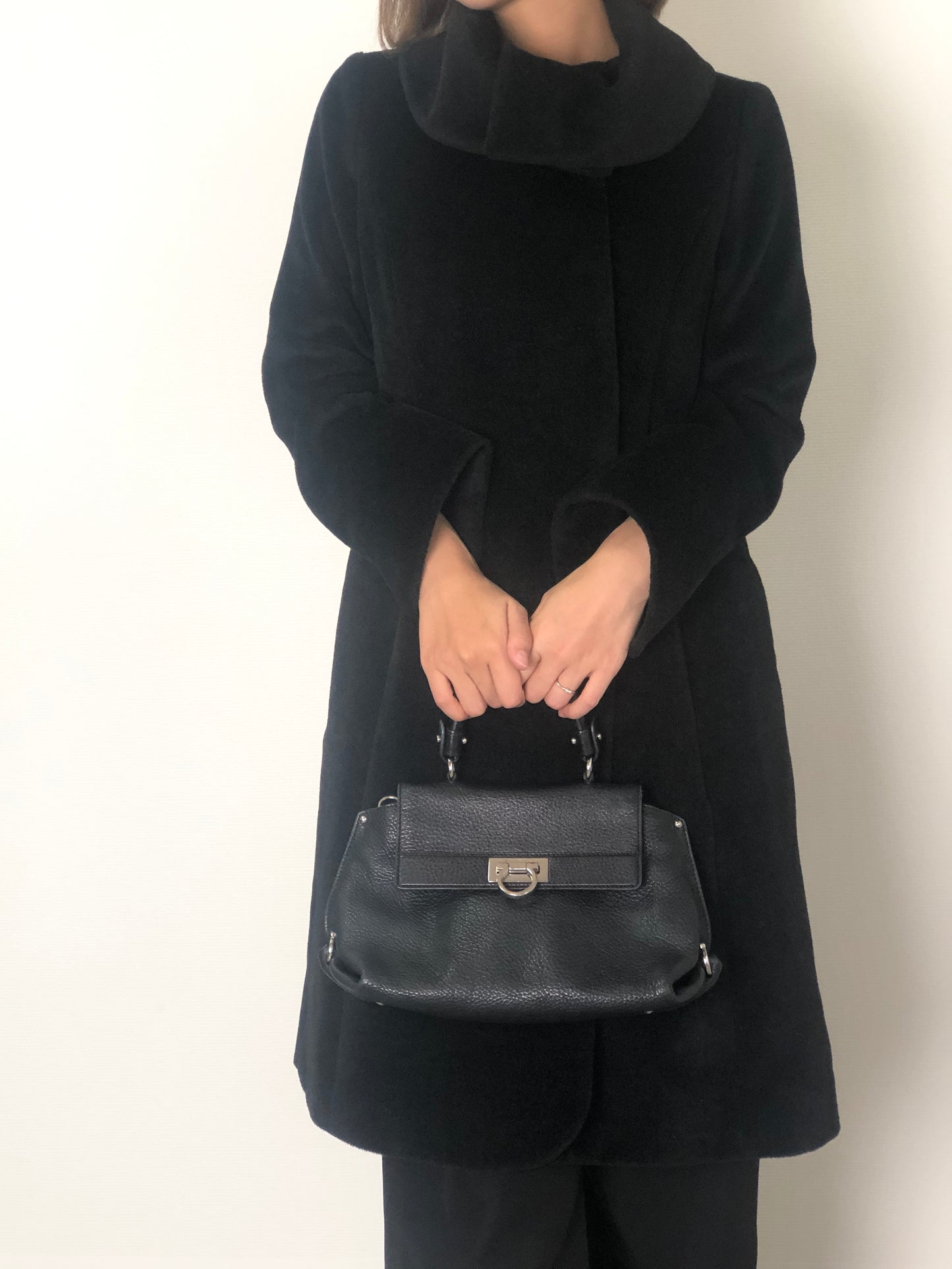 Salvatore Ferragamo Gancini Two-way Handbag Shoulder bag Black Vintage 82dd4b