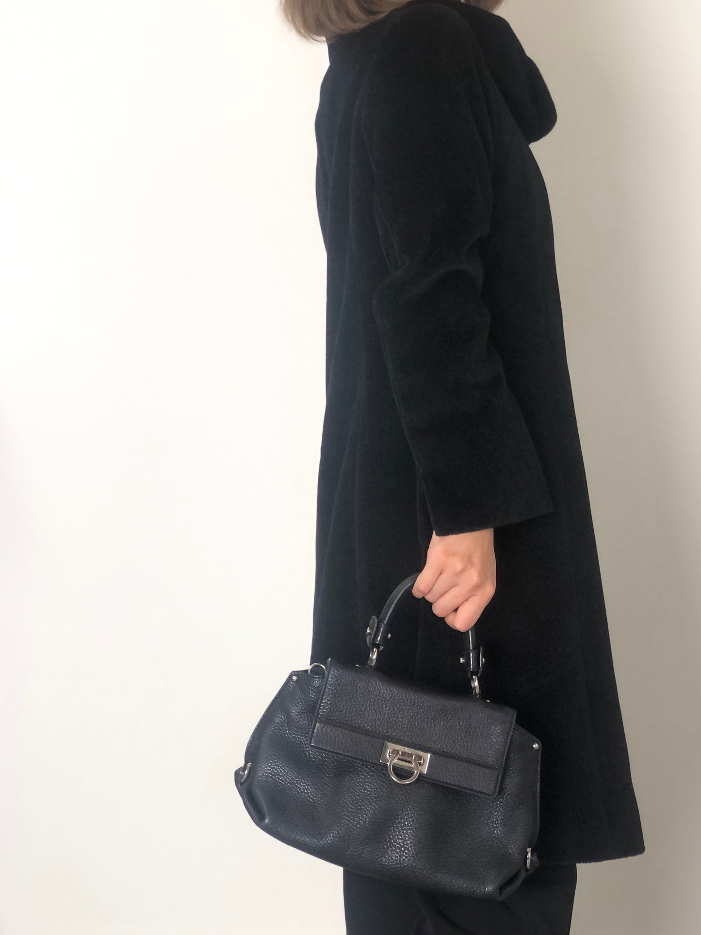 Salvatore Ferragamo Gancini Two-way Handbag Shoulder bag Black Vintage 82dd4b