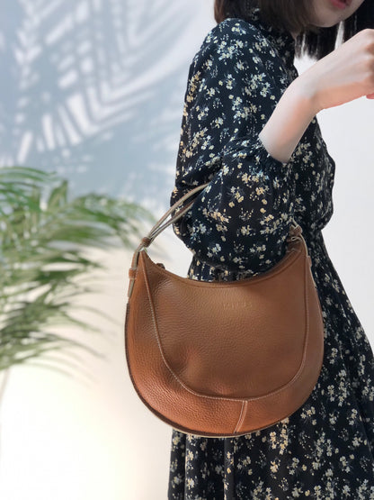 LOEWE  embossing Leather  round shoulder bag Brown euajx8