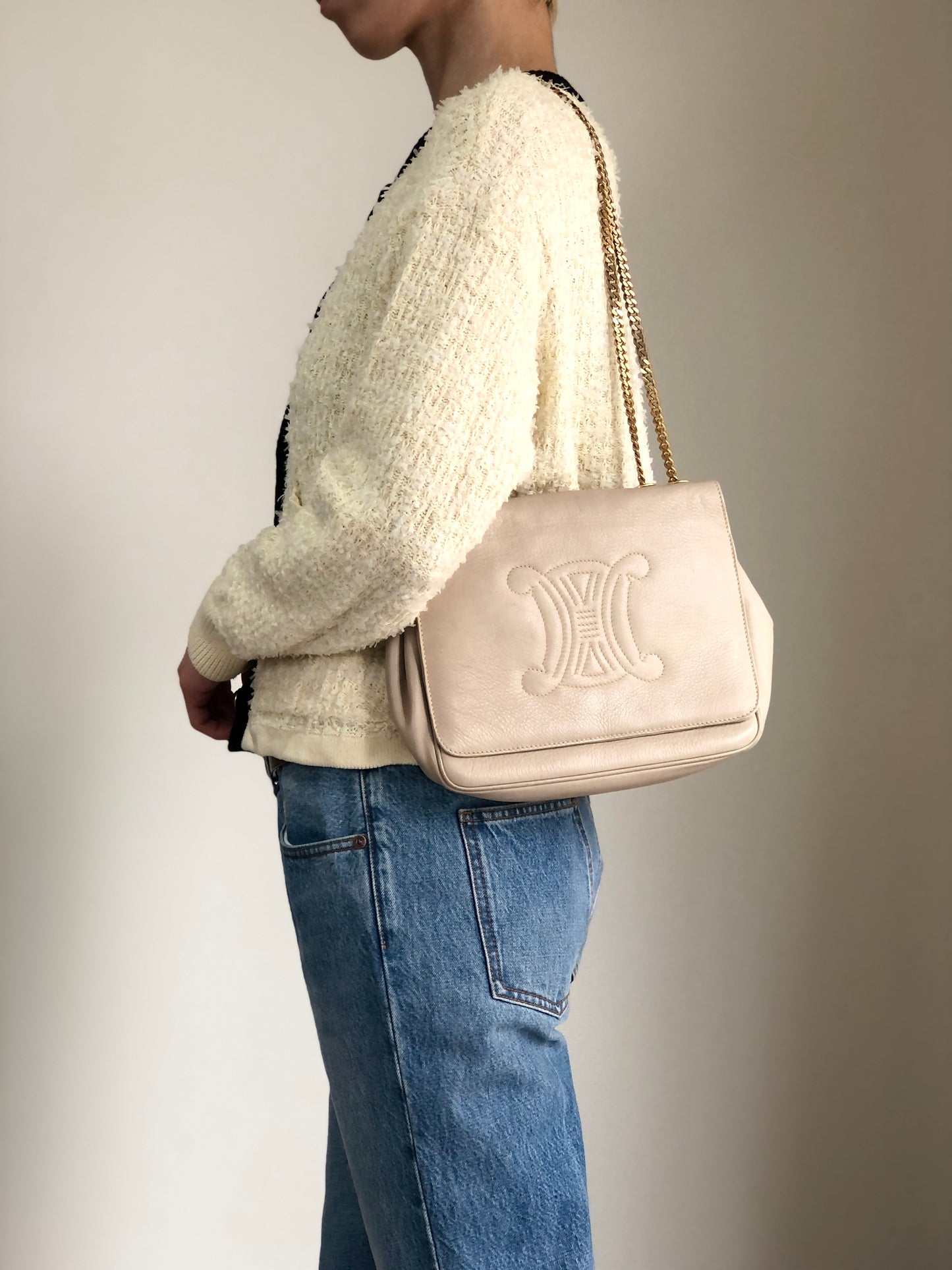 CELINE Triomphe Chain Shoulder bag Beige Vintage em4s7t
