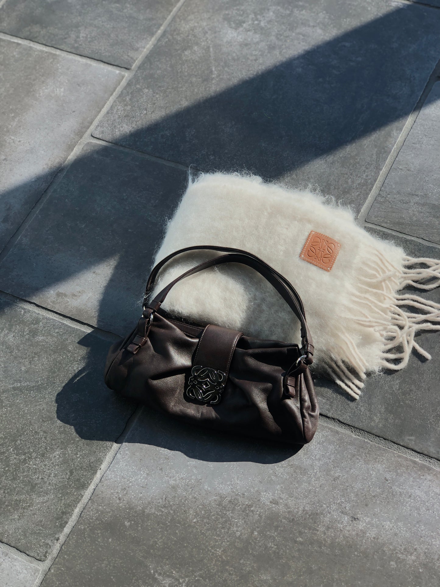 LOEWE Anagram Scarf White Vintage pp8xvk