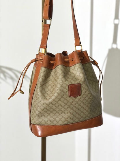CELINE Macadam Blason Drawstring Bucket Shoulder bag Beige Vintage Old CELINE 8cumcm