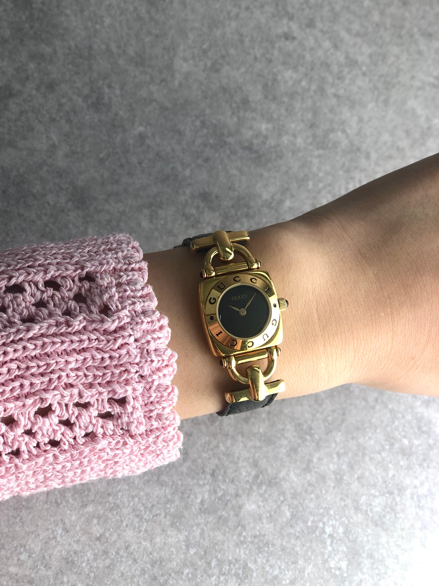 GUCCI Logo Watch Gold×Black 6300L Vintage j8nsfp